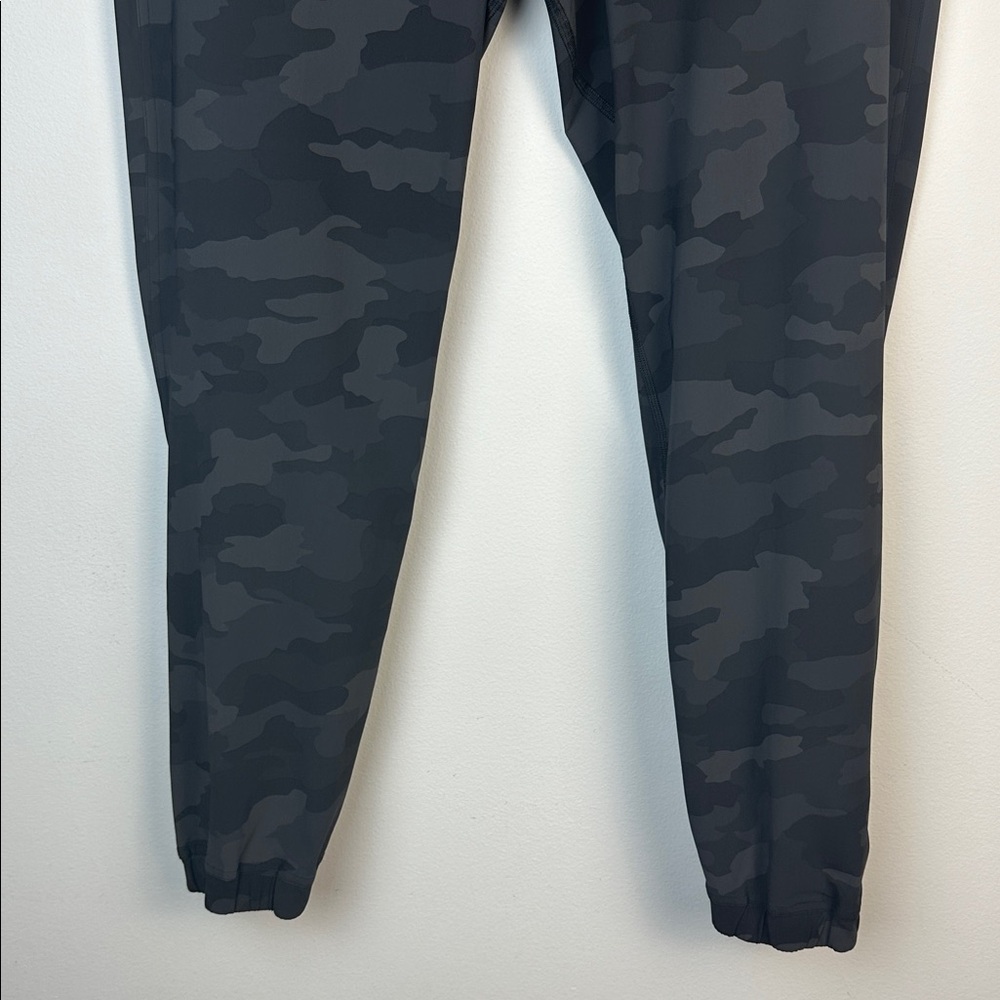 Lululemon Adapted State High Rise Joggers 28” Heritage 365 Camo Deep Coal Size 8 - Picture 5 of 16